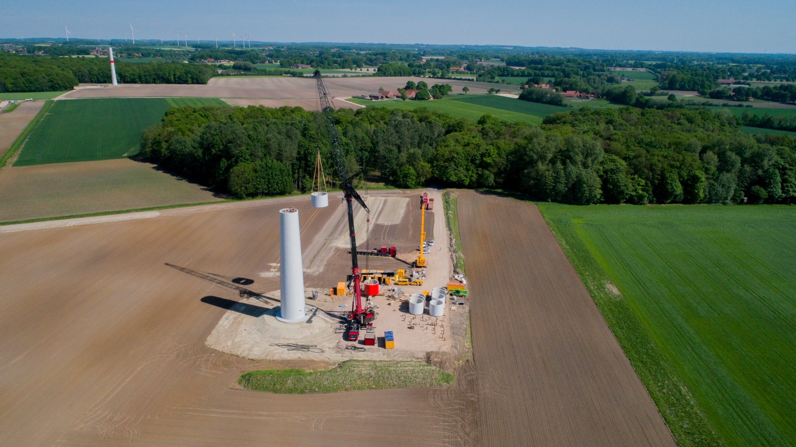 Aufbau einer Windkraftanlage, Zusammenbau der Turmsegmente